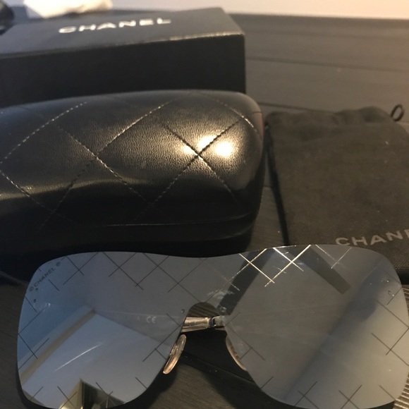 Sunglasses - Picture 3 of 3